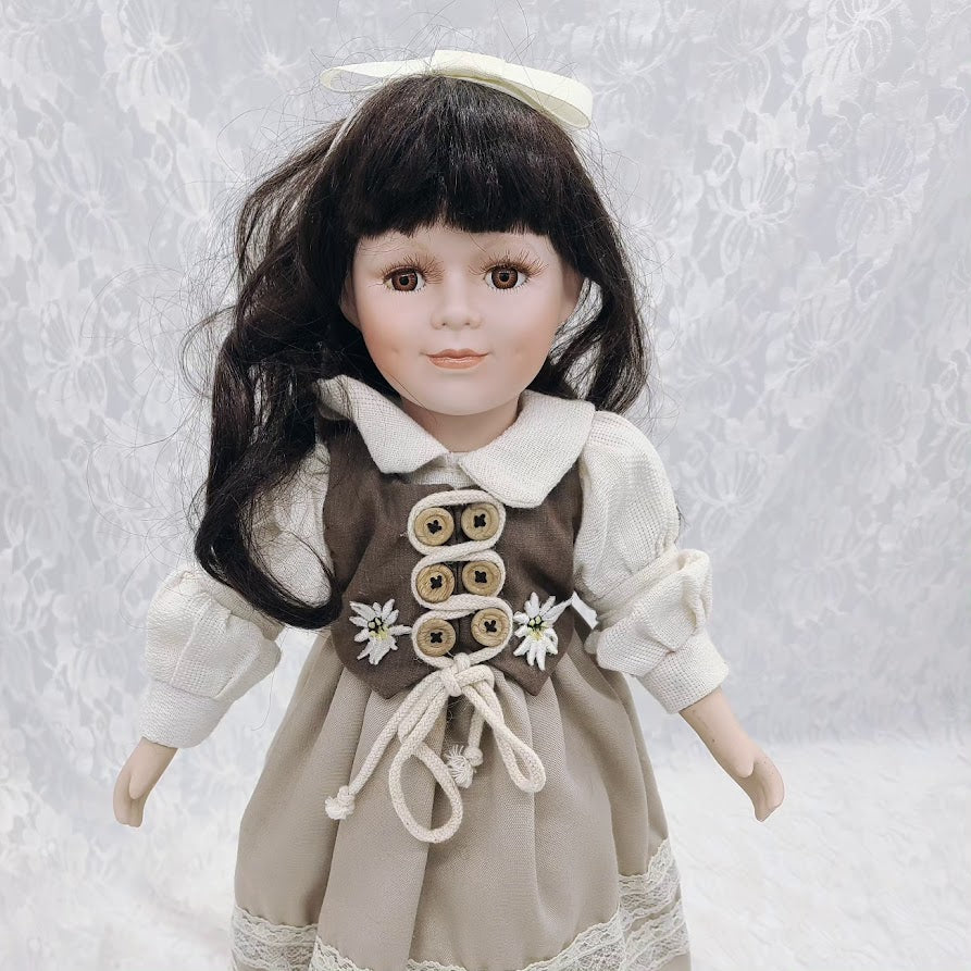 Juliette Haunted Doll ~ 17" Porcelain Girl ~ Paranormal ~ FRENCH SPEAKING ONLY ~ Very Active ~ Sweet Girl ~ 11 Years Old