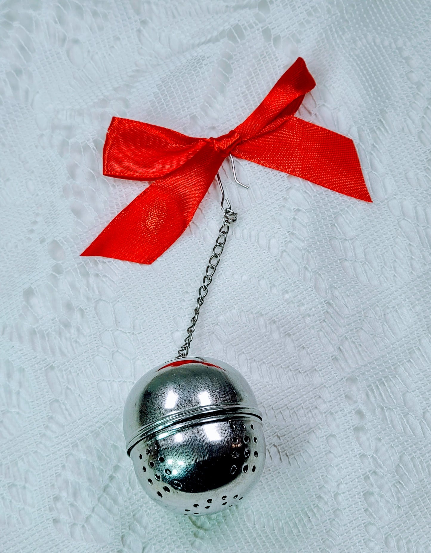 Loose Leaf Stainless Steel TEA BALL Infuser ~ Also Used for Herbal Spice Infusions ~ Chain and Hook ~ Used for Seeping