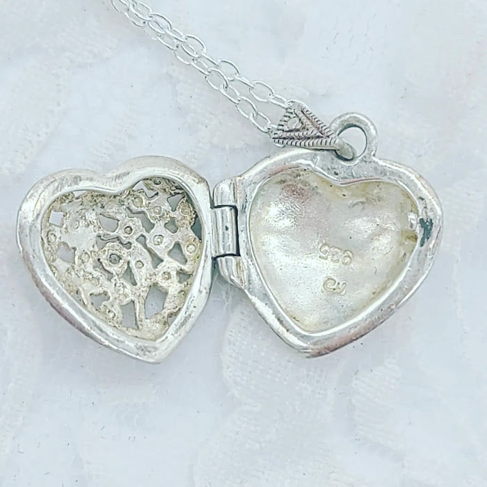 Vintage Heart Locket ~ Sterling Silver Filigree Necklace Marked 925 ~ Diamond? CZ? One Single Stone Sparkles ~ Ready for Photo Inside