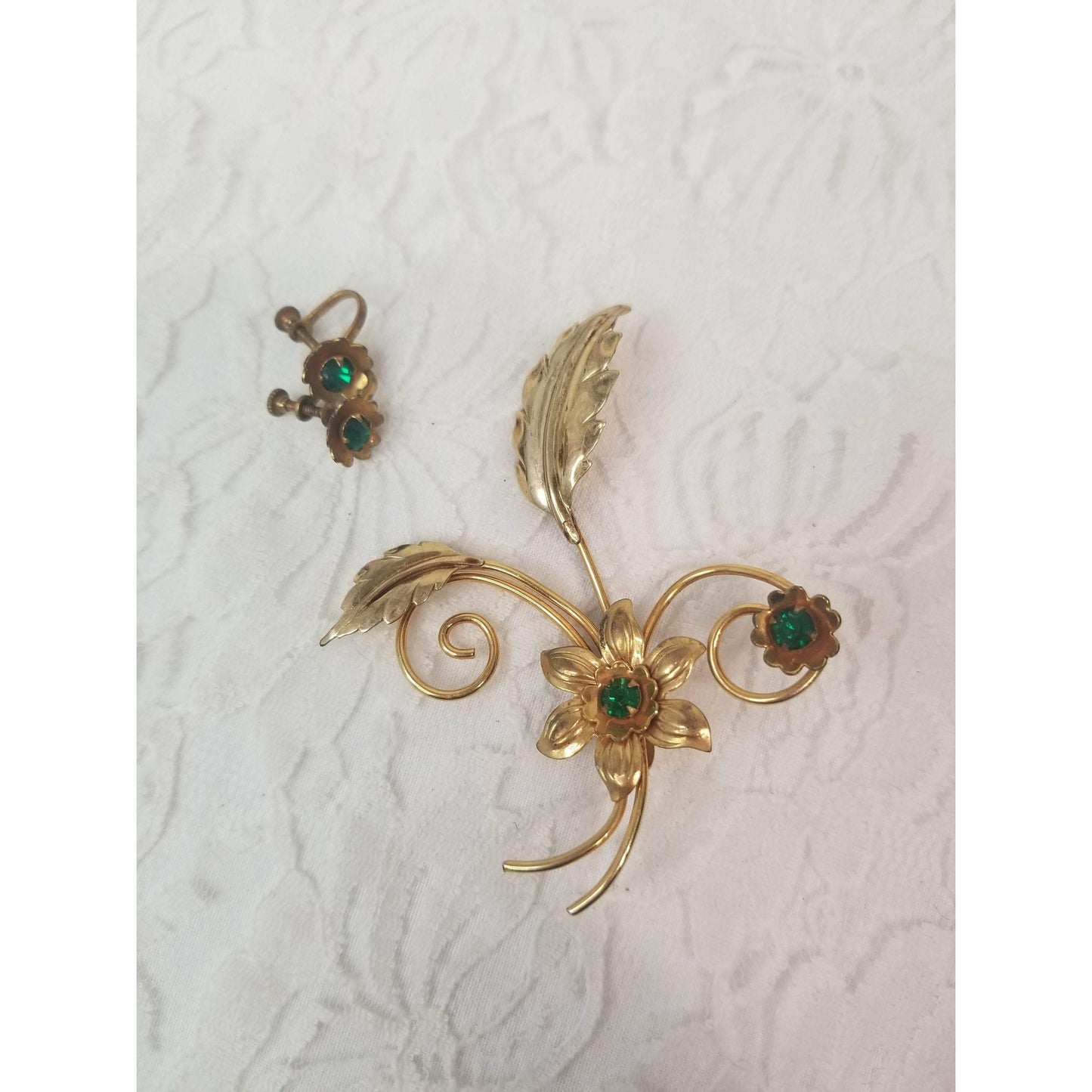 Vintage Jewelry Set Green Cut Glass Rhinestone Earrings and Brooch Set ~ 1/20 12K gold Filled ~ Signed Allen ~ Retro Screw Back Earrings