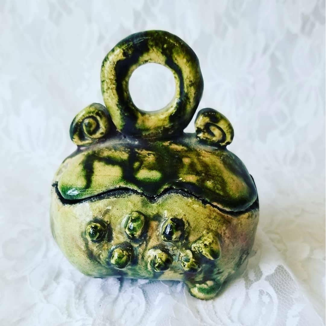 Trinket Box w/ Lid Green Handmade OOAK ~ Amazing Raku Style Pottery ~ Hand Painted ~ Kiln-Fired ~ Art Pottery