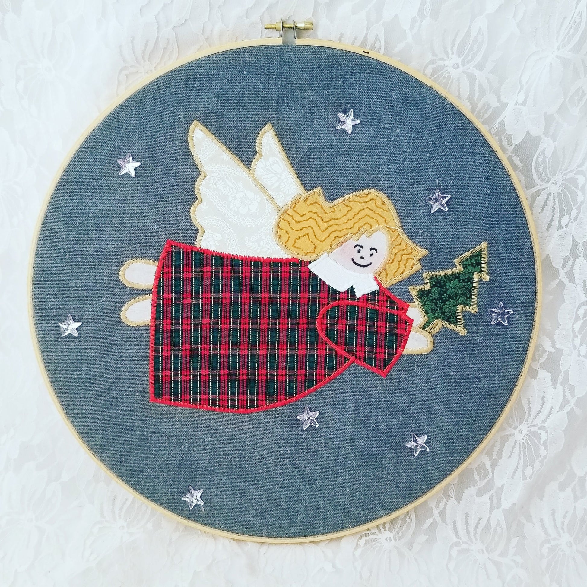 Christmas Holiday Décor ~ Handmade Angel of Christmas Needlepoint Loop Wall Hanging ~ Excellent Condition