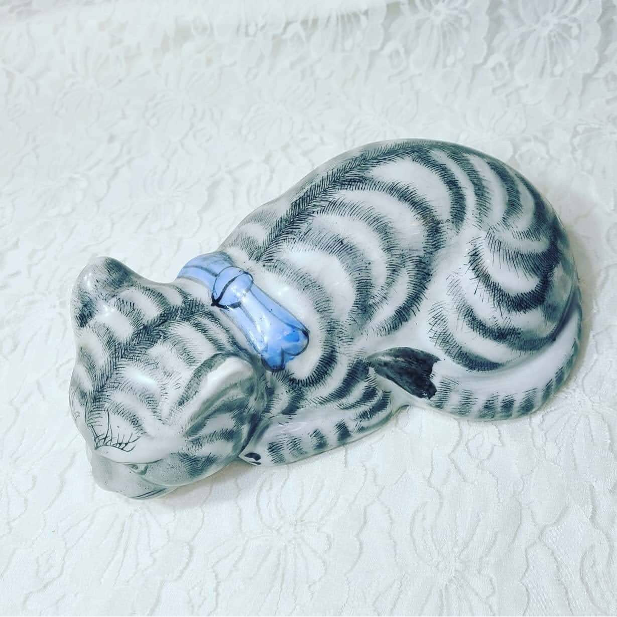Porcelain Striped CAT Statue Figurine ~ Intricate Hand Painted Chinese Chinoiseries Sleepy Cat Ceramic Figure Soft Grey Colors ~ 8.25" x 3.5"
