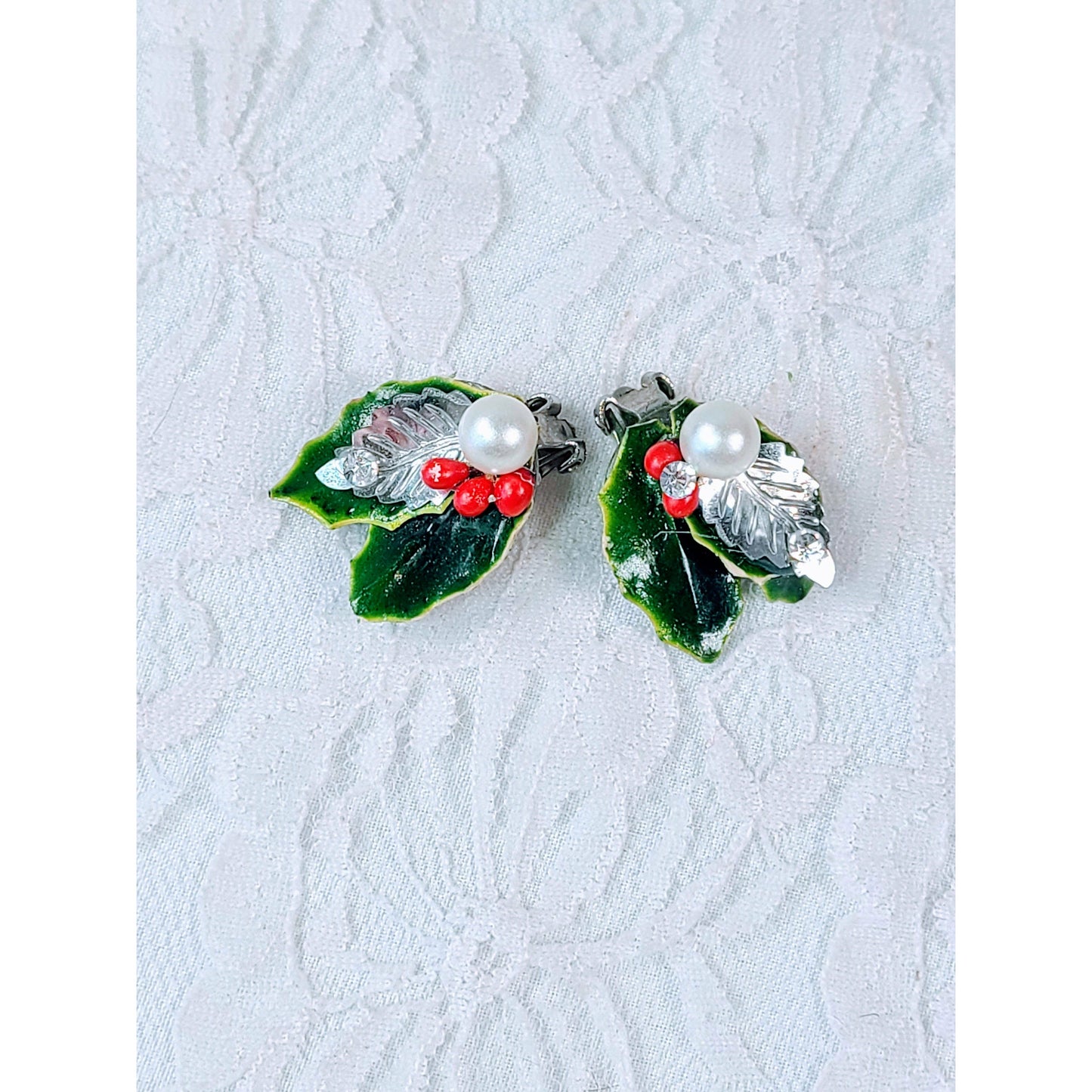 Vintage 1950 Clip-On Holly Leaf Earrings ~ Foil, Plastic and Rhinestone ~ Christmas Costume Jewelry ~ Holiday ~ SUPER Retro Clip On Earrings